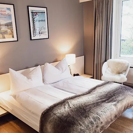 Kurhaus Szálloda 3*