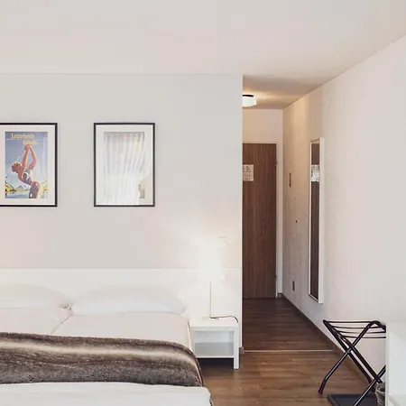 Kurhaus Szálloda 3*